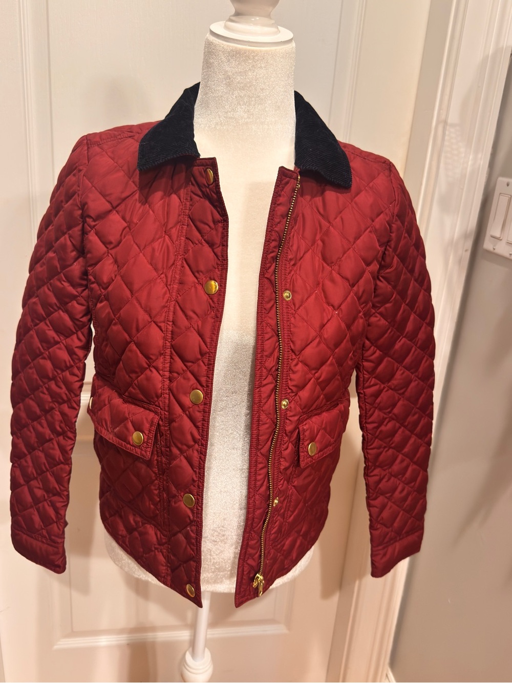 Jcrew Quilted Burgundy barn coat tack down Jacket with Contrast Collar